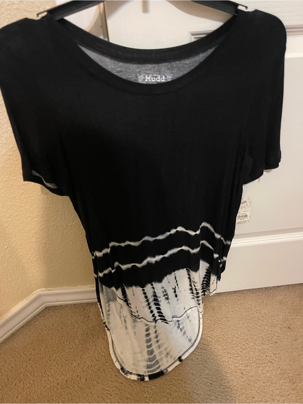 Mudd Women's Black & White Tie-Dye Short Sleeve Top new with tag